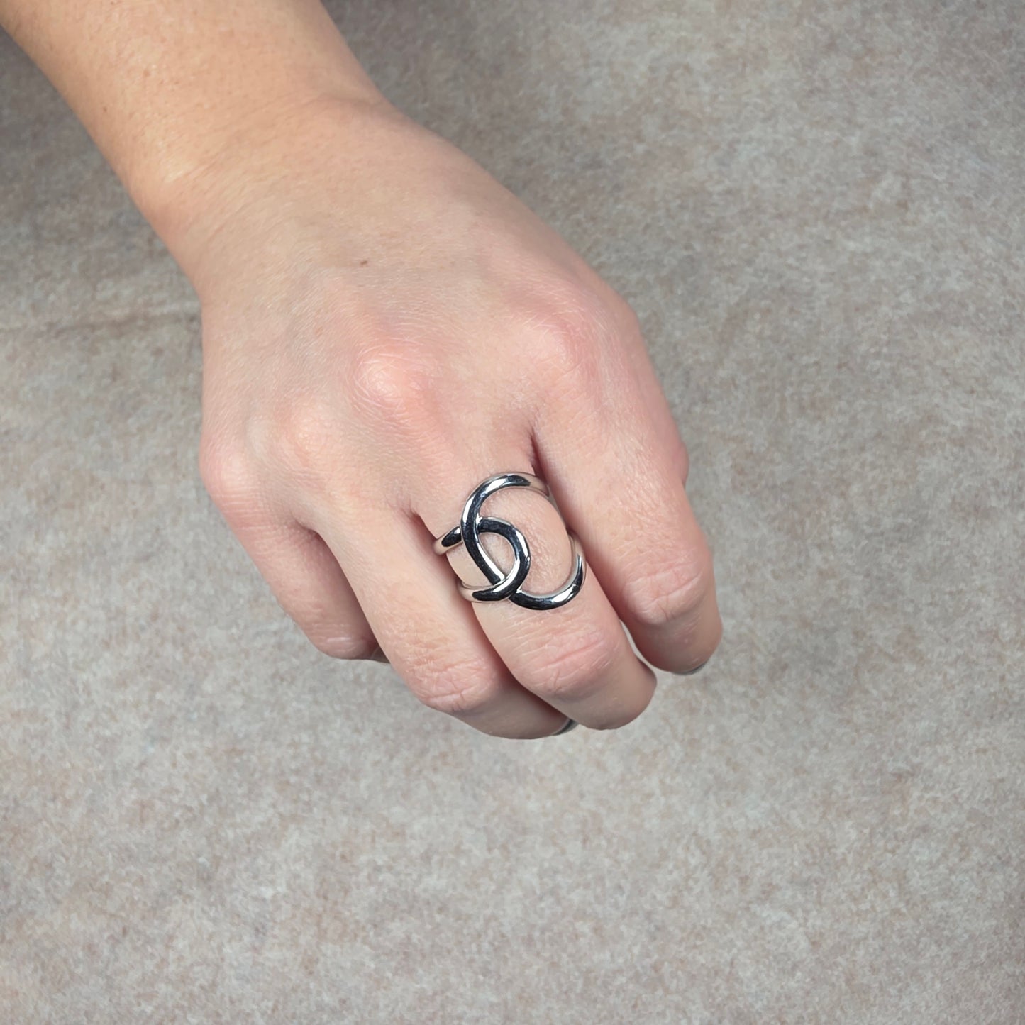 Anelli Ninfa - Eleganza Versatile e Raffinata