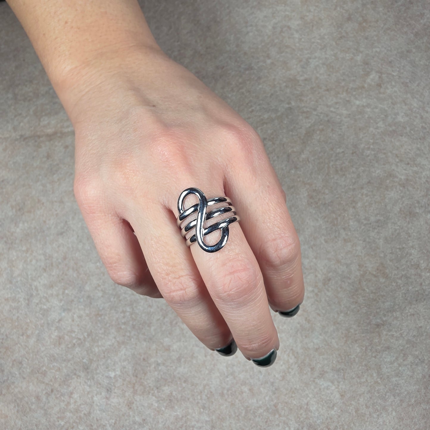 Anelli Ninfa - Eleganza Versatile e Raffinata