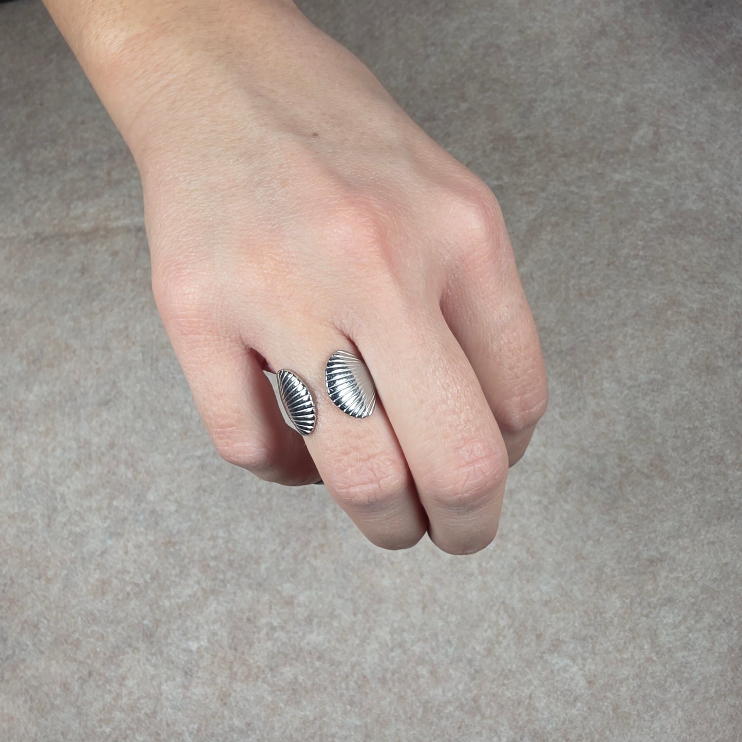 Anelli Ninfa - Eleganza Versatile e Raffinata